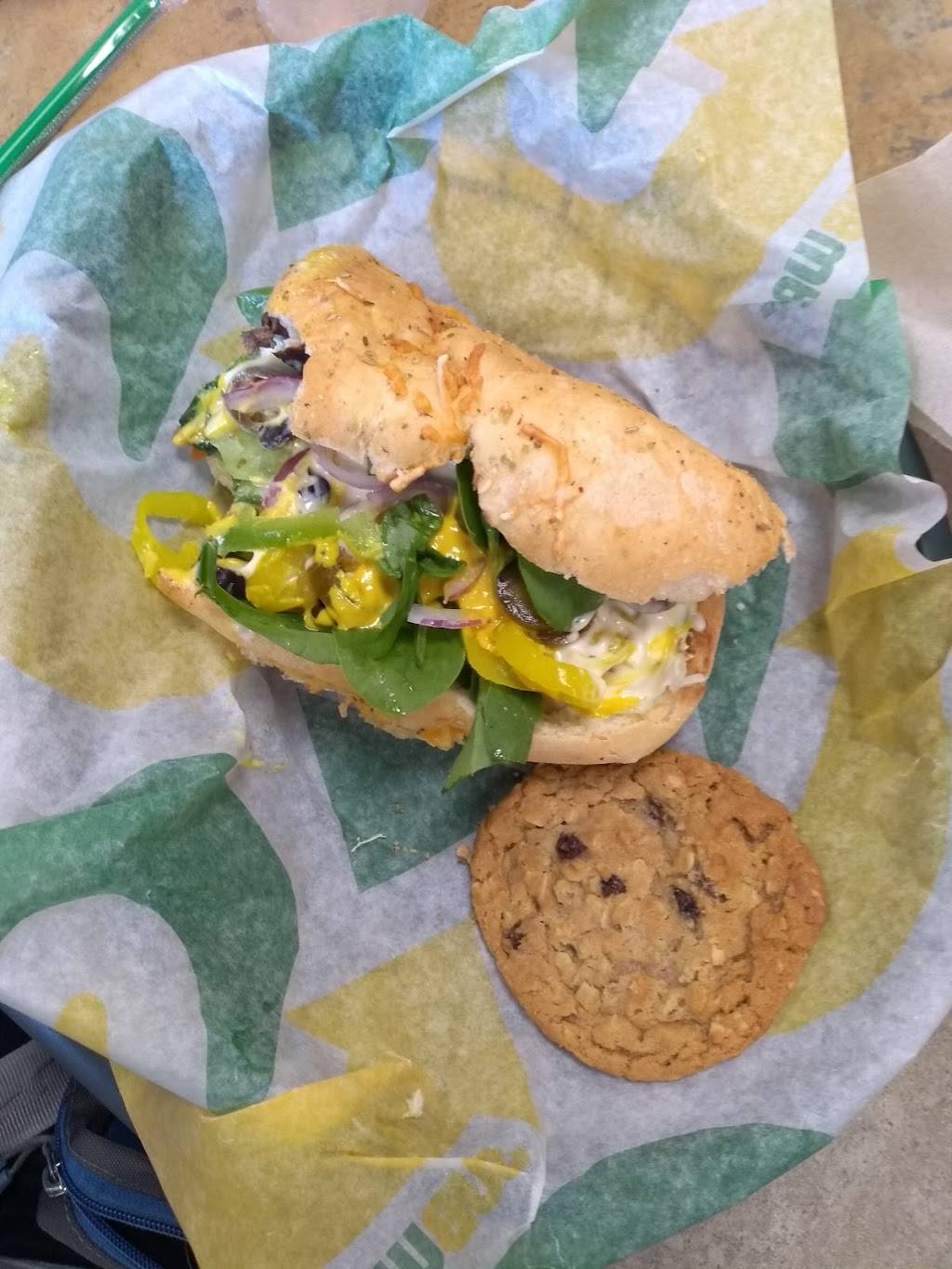 Subway | restaurant | 900 S Pleasantview Dr, Tuscola, IL 61953, USA | 2172535050 OR +1 217-253-5050