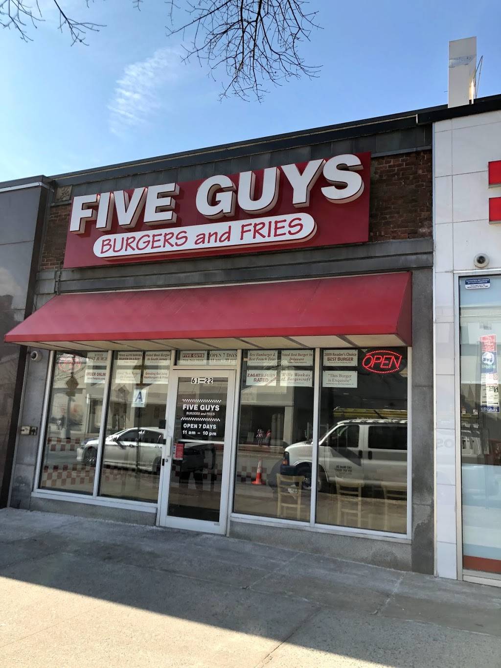 Five Guys | meal takeaway | 61-22 188th St, Fresh Meadows, NY 11356, USA | 7182641818 OR +1 718-264-1818