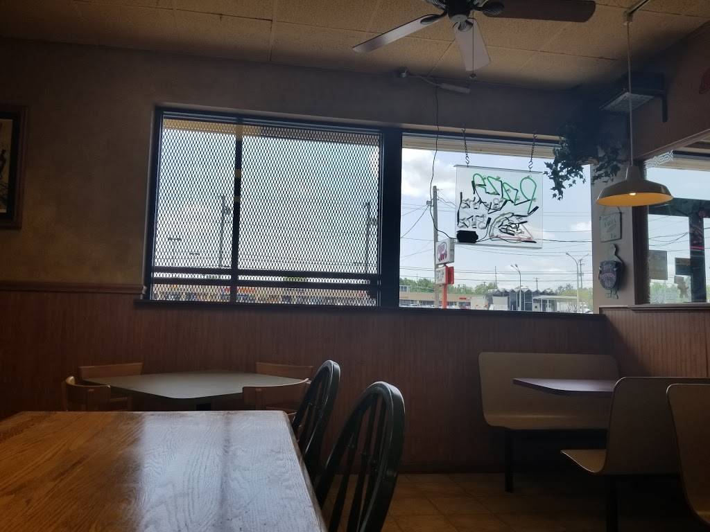 Pizza Joes | restaurant | 642 Gypsy Ln, Youngstown, OH 44505, USA | 3307440099 OR +1 330-744-0099