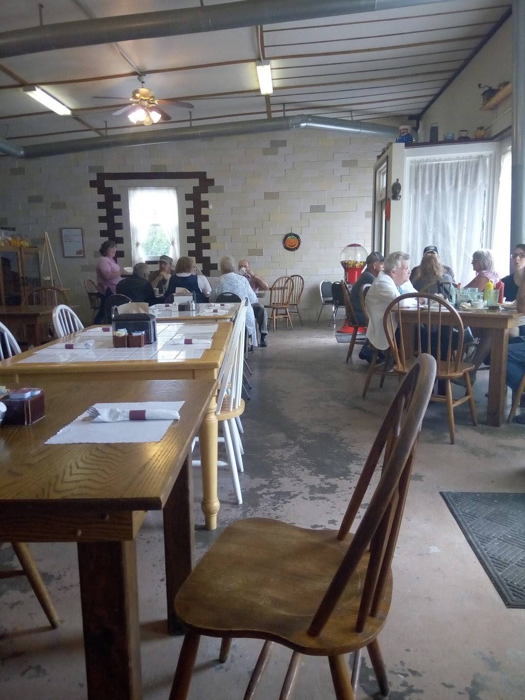 Cooks Corner | restaurant | 3998 N Bowling Green Poland Rd, Poland, IN 47868, USA | 8129863245 OR +1 812-986-3245