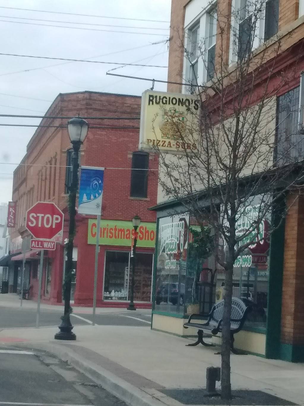 Rugionos | restaurant | 101 Toledo St, Fremont, IN 46737, USA | 2604951998 OR +1 260-495-1998