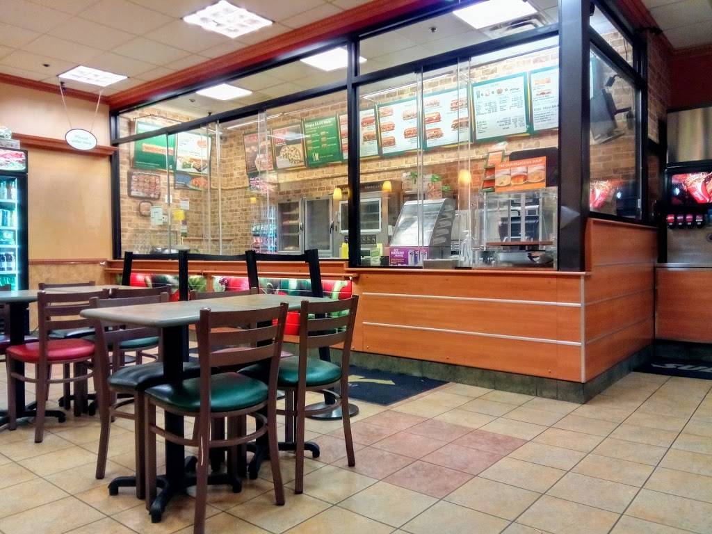 Subway Restaurants | restaurant | 4030 Roosevelt Rd, Chicago, IL 60624, USA | 7737226902 OR +1 773-722-6902