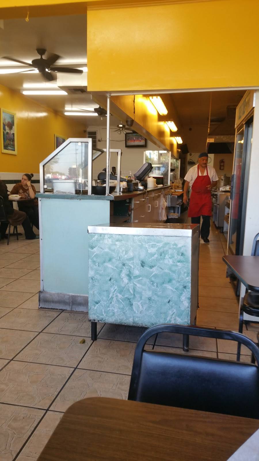 El Caporal | restaurant | 8041 Vineland Ave, Sun Valley, CA 91352, USA | 8187687490 OR +1 818-768-7490