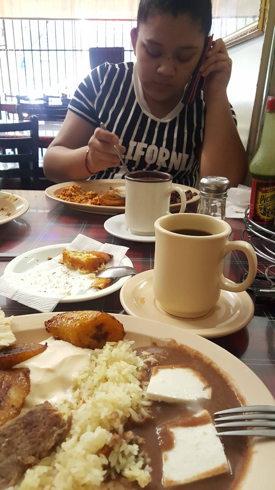 El Nuevo Sonsonateco | restaurant | 2171 W Washington Blvd, Los Angeles, CA 90018, USA | 3237301241 OR +1 323-730-1241