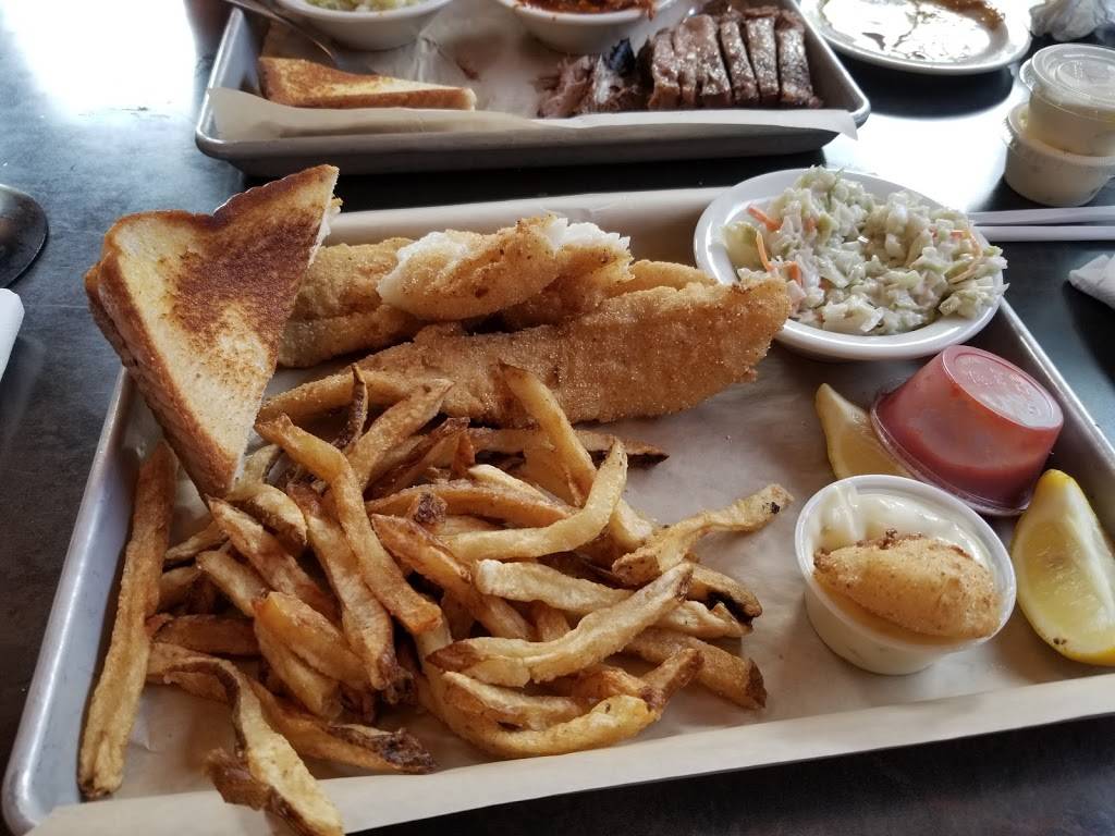 Hawg Wild BBQ & Catfish House | restaurant | 515 Grant St, Clarkesville, GA 30523, USA | 7067544323 OR +1 706-754-4323
