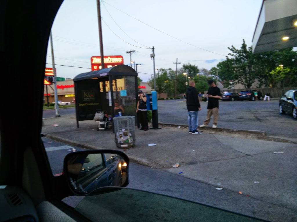 Thorntons | bakery | 1521 Dixie Hwy, Louisville, KY 40210, USA | 5027755561 OR +1 502-775-5561