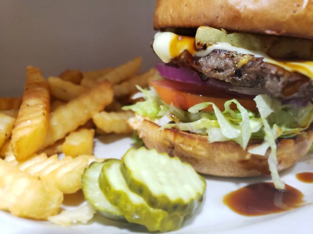 Seven Hills Cafe on the Green | restaurant | 1537 S Lyon Ave, Hemet, CA 92543, USA | 9512238556 OR +1 951-223-8556