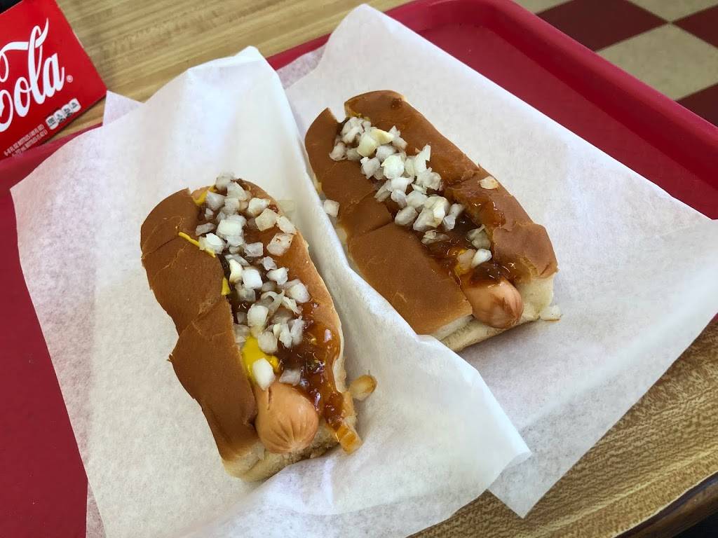 Pauls Place Famous Hotdogs | restaurant | 11725 US-117, Rocky Point, NC 28457, USA | 9106752345 OR +1 910-675-2345