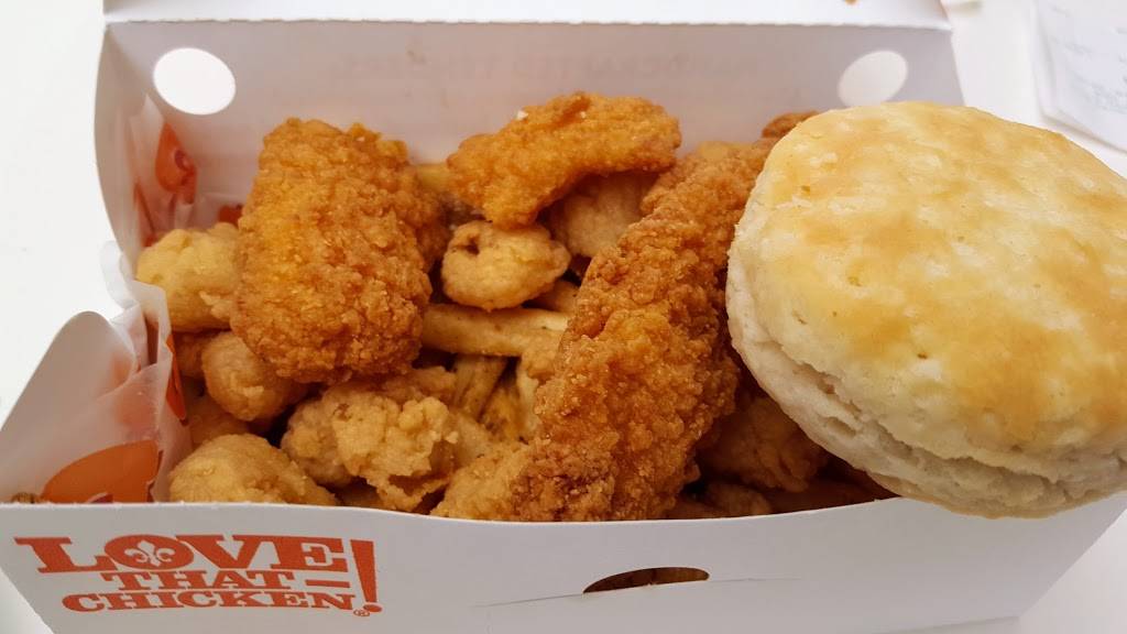 Popeyes Louisiana Kitchen | restaurant | 3564 Palisades Center Dr, West Nyack, NY 10994, USA | 8453580912 OR +1 845-358-0912