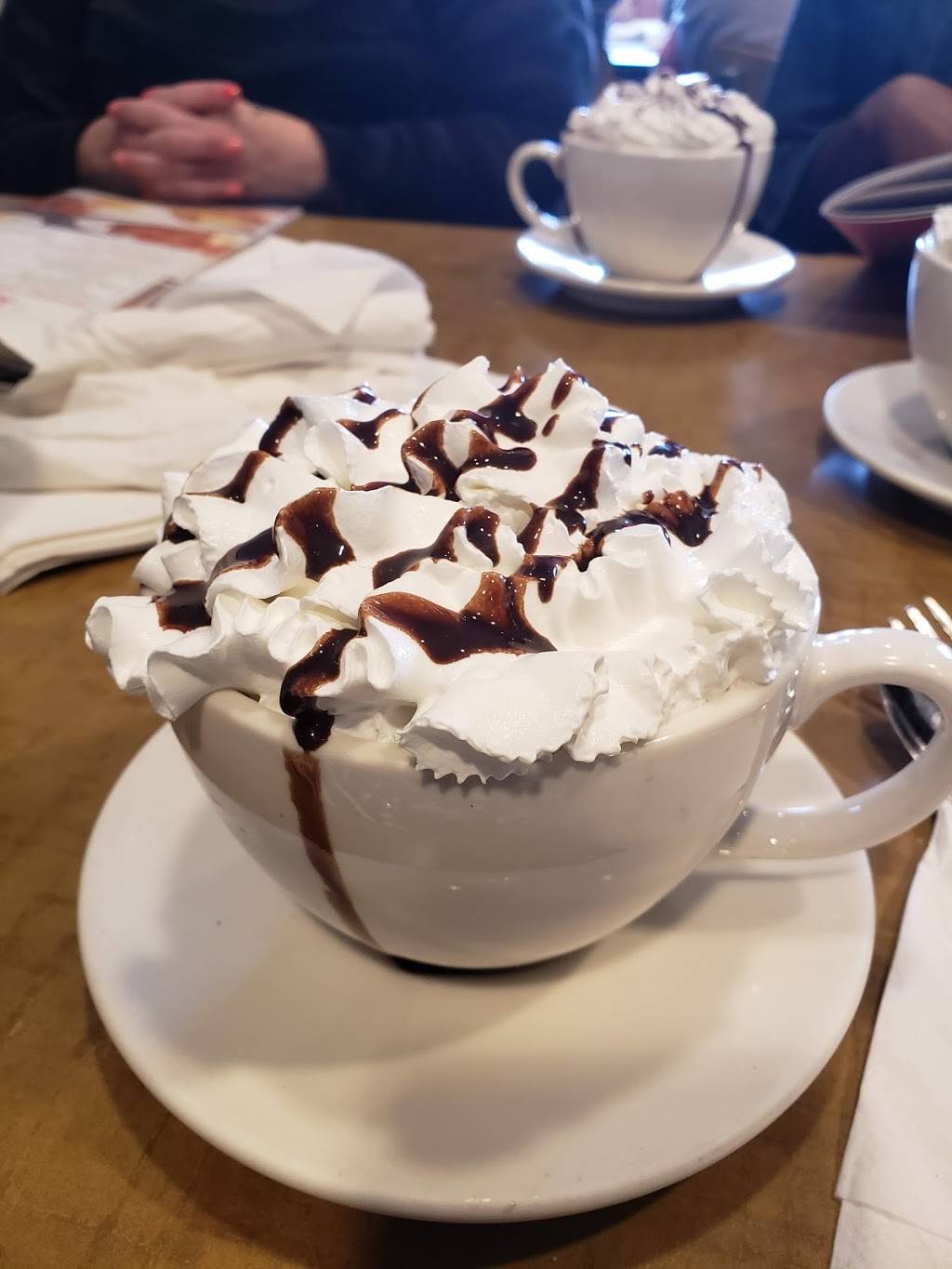 Eatn Park | restaurant | 995 E Pittsburgh St, Greensburg, PA 15601, USA | 7248372759 OR +1 724-837-2759