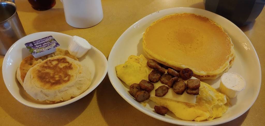 Middletown Pancake House | restaurant | 1610 NJ-35, Middletown, NJ 07748, USA | 7326711145 OR +1 732-671-1145