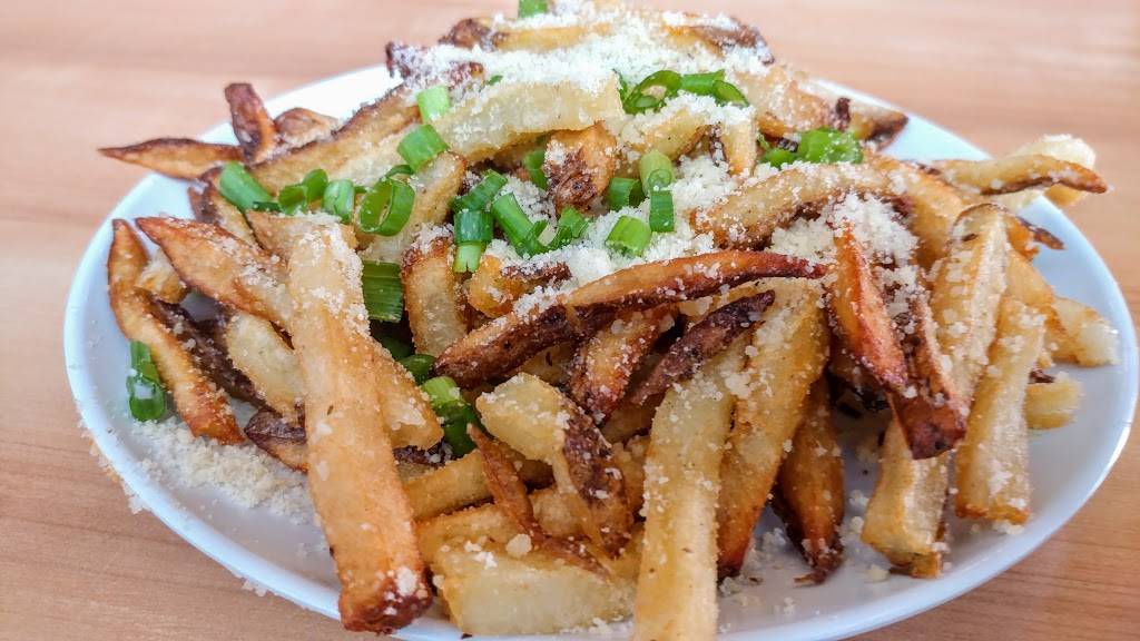 Bernies Burger Bus - Heights | restaurant | 2200 Yale St Suite 100, Houston, TX 77008, USA | 7138678600 OR +1 713-867-8600