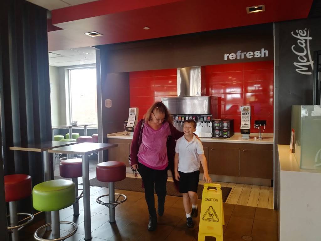 McDonalds | restaurant | 15629 Broadway Ave, Maple Heights, OH 44137, USA | 2163329930 OR +1 216-332-9930