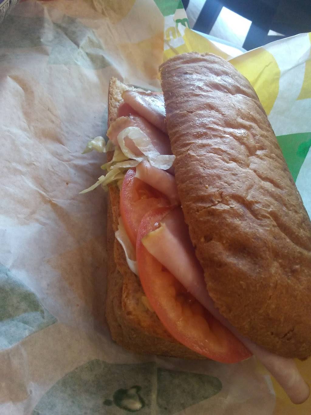 Subway Restaurants | restaurant | 197 Welburn Ave Suite C, Gilroy, CA 95020, USA | 4088468757 OR +1 408-846-8757