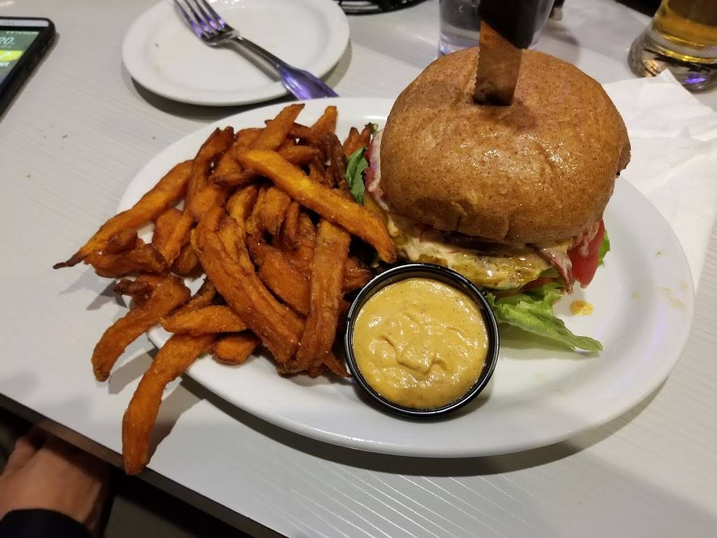 Slaters 50/50 | restaurant | 6362 E Santa Ana Canyon Rd, Anaheim, CA 92807, USA | 7146028115 OR +1 714-602-8115