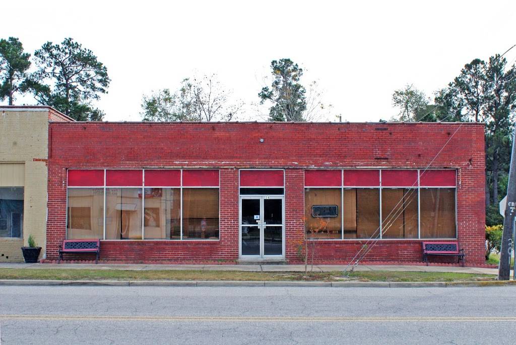 Jakes Bar B Que | restaurant | 105 W Broadway St, Johnsonville, SC 29555, USA | 8433863190 OR +1 843-386-3190