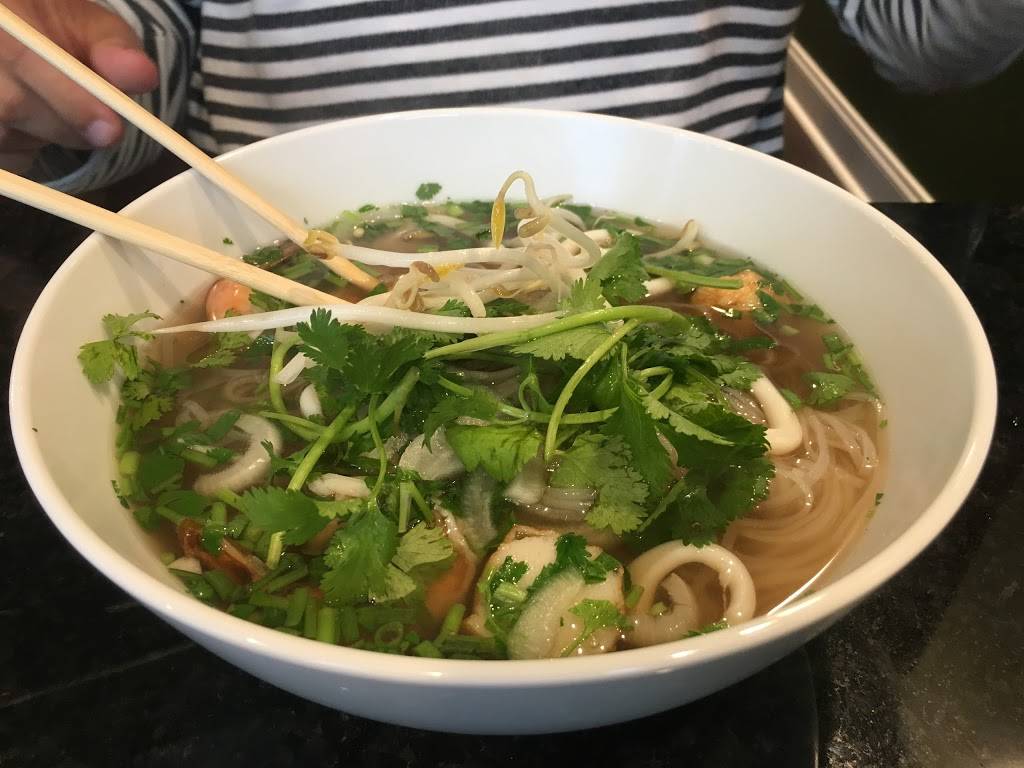 Pho Roswell | restaurant | 640 W Crossville Rd, Roswell, GA 30075, USA | 7702991549 OR +1 770-299-1549