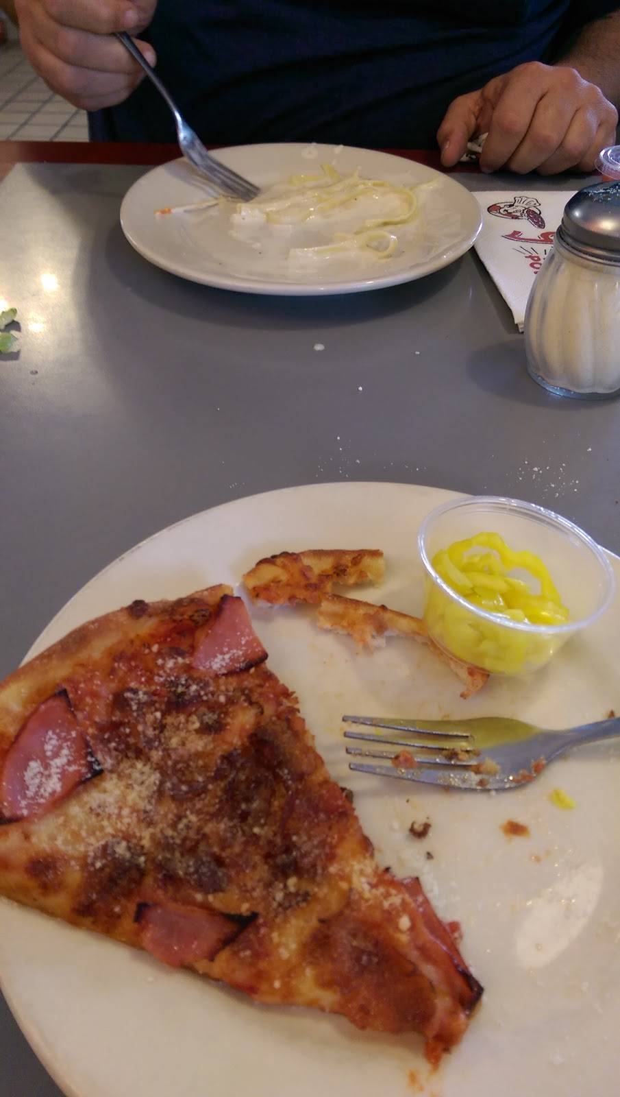 South Ashland Giovannis | restaurant | 2819 Blackburn Ave, Ashland, KY 41101, USA | 6063258454 OR +1 606-325-8454