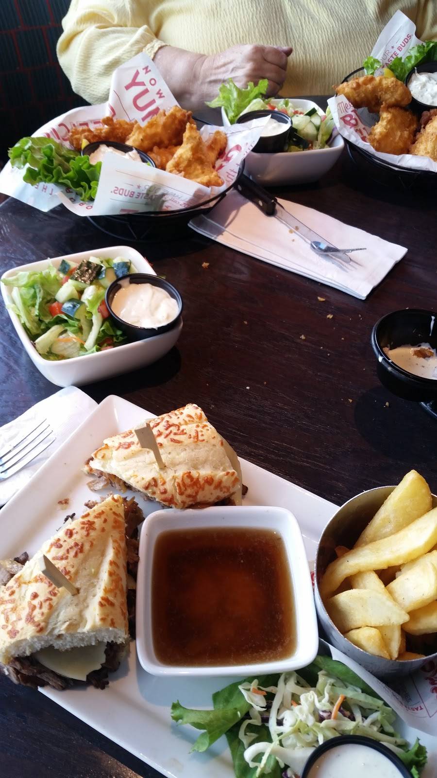 Red Robin Gourmet Burgers and Brews | restaurant | 4999 Kietzke Ln, Reno, NV 89509, USA | 7758257246 OR +1 775-825-7246