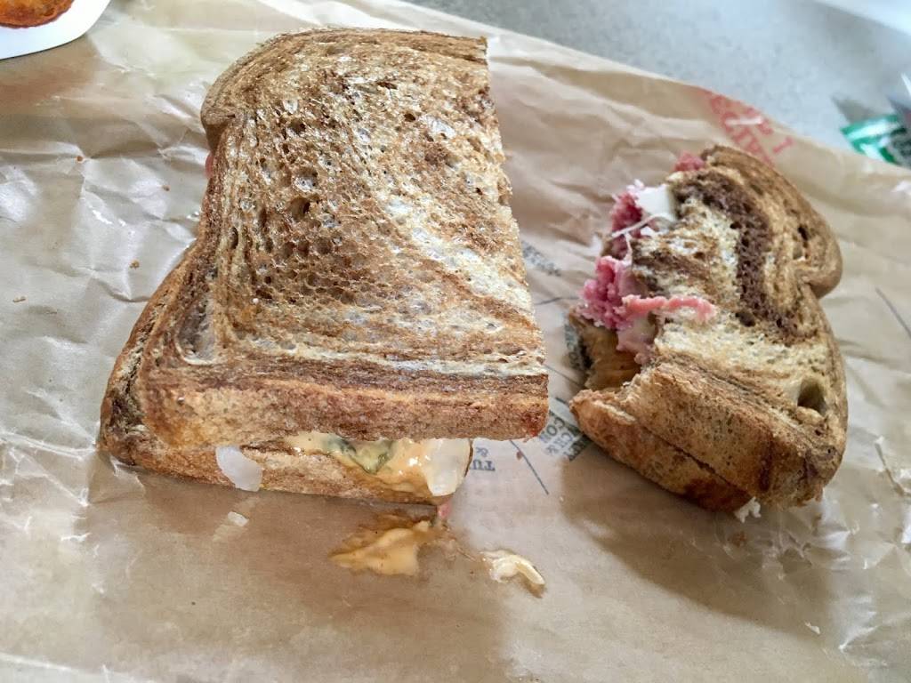 Arbys | meal takeaway | 7920 E Speedway Blvd, Tucson, AZ 85710, USA | 5202965171 OR +1 520-296-5171