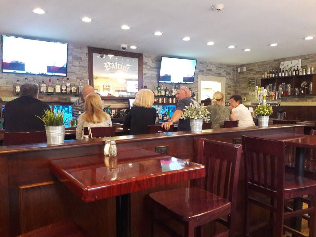 Patriot Tavern | restaurant | 100 Main St, Walpole, MA 02081, USA | 5087345129 OR +1 508-734-5129