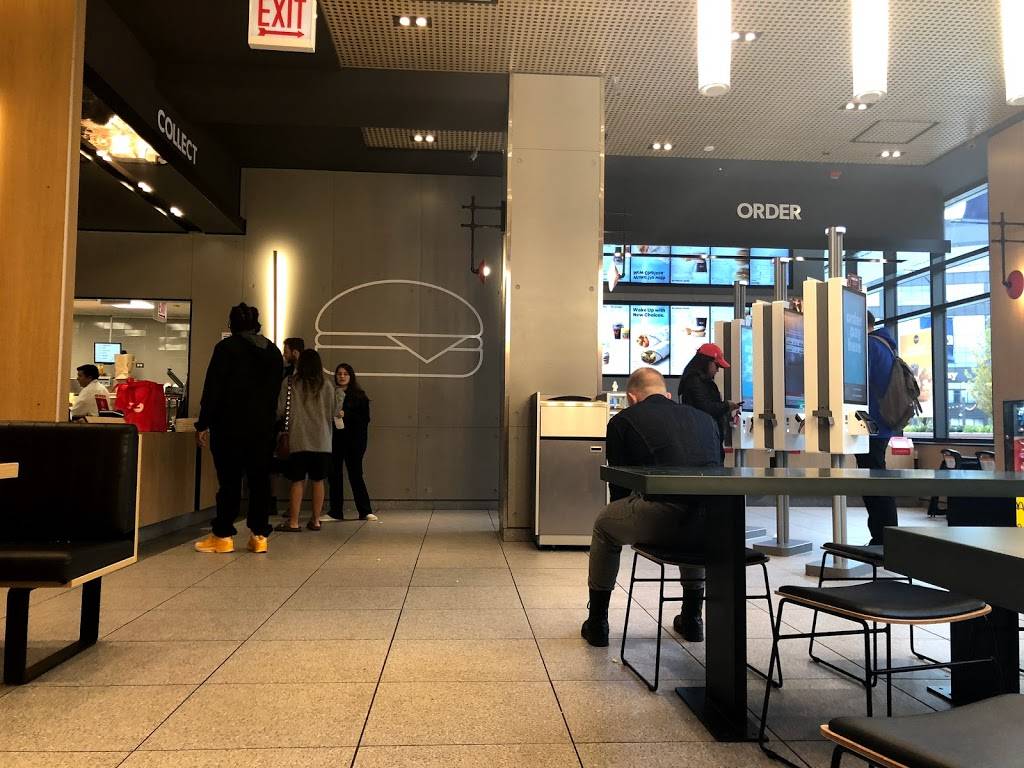 McDonalds | restaurant | 3610 N Clark St, Chicago, IL 60613, USA | 7738834770 OR +1 773-883-4770
