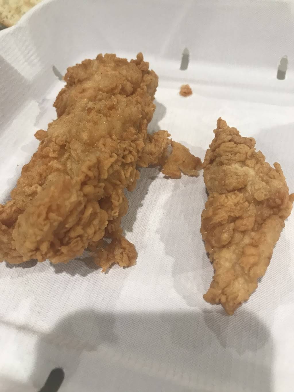 Raising Canes Chicken Fingers | meal takeaway | 2250 17th St, Santa Ana, CA 92701, USA | 7145504621 OR +1 714-550-4621