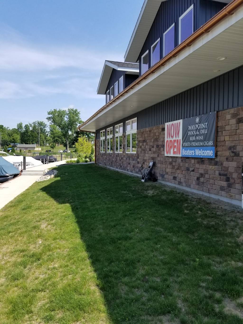 Waypoint Dock & Spirits | restaurant | 187 S 3rd Ave, Fruitport, MI 49415, USA | 2316810413 OR +1 231-681-0413