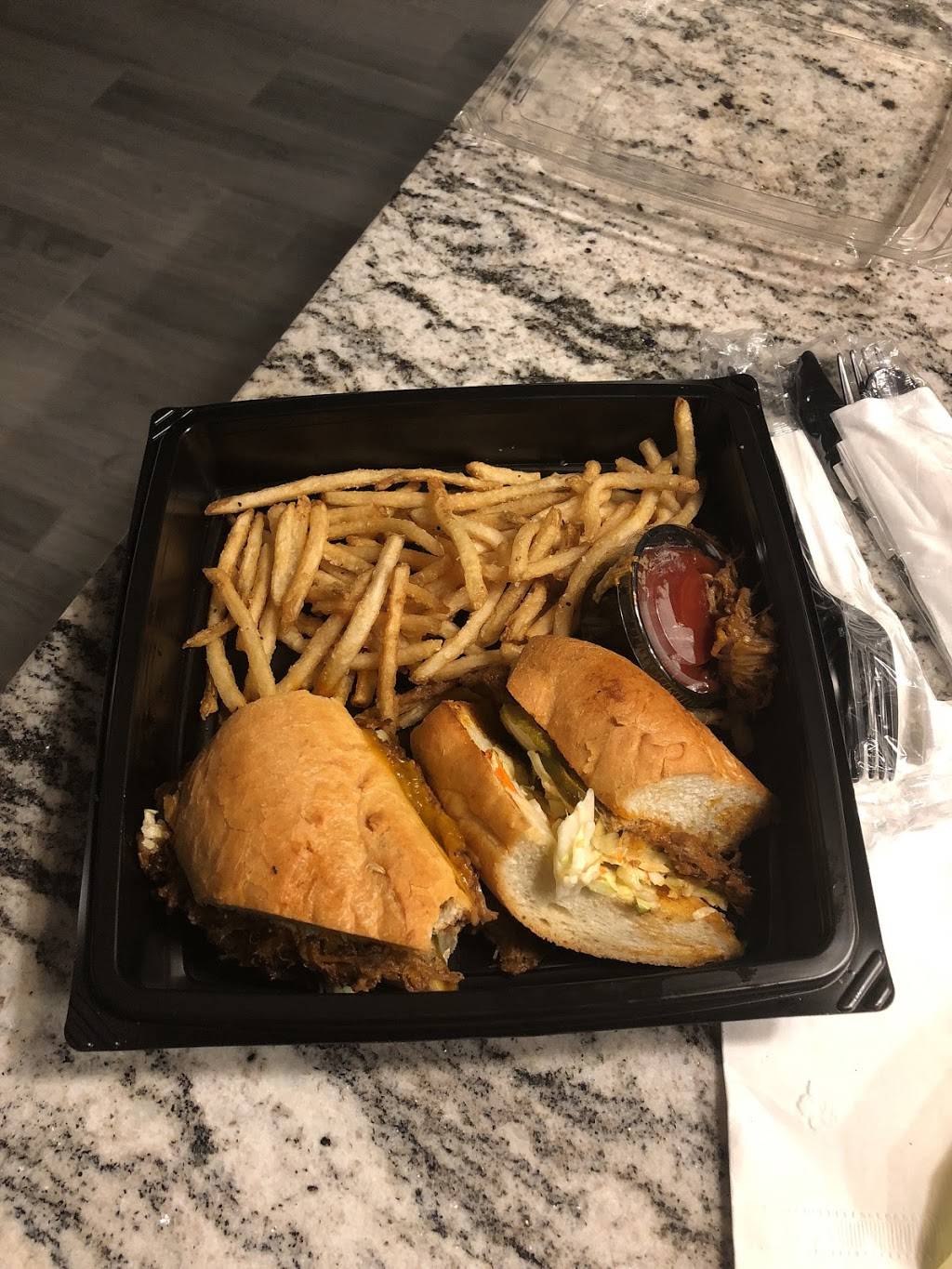 Union Grill and Tap | restaurant | 1686 N Higley Rd Suite #101, Gilbert, AZ 85234, USA | 4809355800 OR +1 480-935-5800