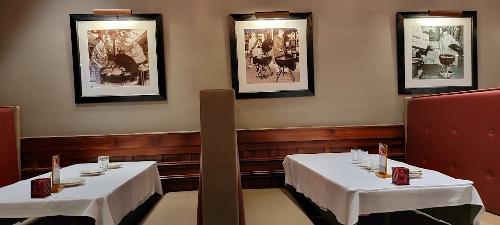 Weber Grill Restaurant | restaurant | 539 N State St, Chicago, IL 60654, USA | 3124679696 OR +1 312-467-9696