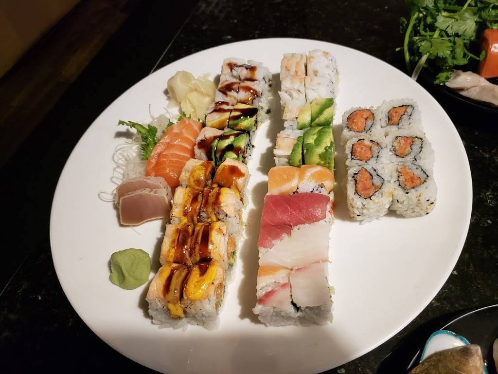 Royal Hotpot Sushi & Bar | restaurant | 227 Parkingway, Quincy, MA 02169, USA | 6174814874 OR +1 617-481-4874