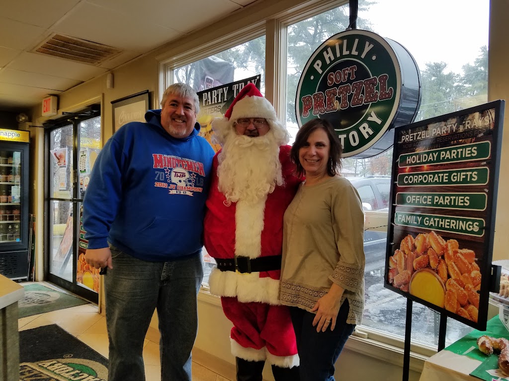 Philly Pretzel Factory | bakery | 373 Egg Harbor Rd, Sewell, NJ 08080, USA | 8565823880 OR +1 856-582-3880