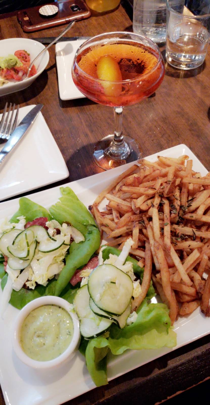 LoLo American Kitchen and Craft Bar | restaurant | 233 Main St S, Stillwater, MN 55082, USA | 6513422461 OR +1 651-342-2461