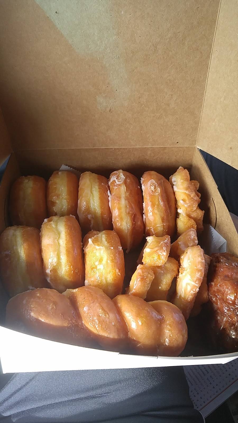 Donut City | bakery | 1880 Mountain Industrial Blvd A1, Tucker, GA 30084, USA | 7705586005 OR +1 770-558-6005