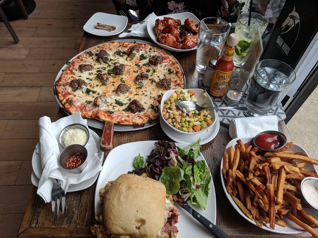 Dark Horse Bar & Eatery | restaurant | 250 E 7th St, St Paul, MN 55101, USA | 6513137960 OR +1 651-313-7960