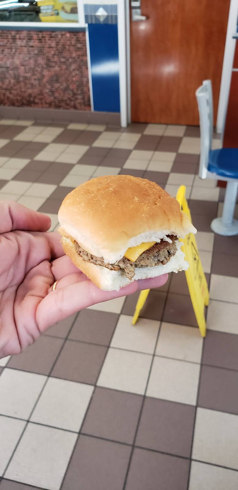 White Castle | restaurant | 351 E 103rd St, New York, NY 10029, USA | 2128766737 OR +1 212-876-6737