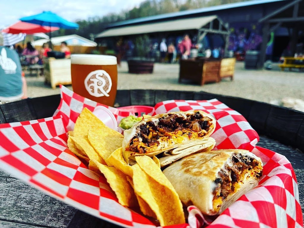 Taqueria El Pastorcito @ Strange Roots | restaurant | 4399 Gibsonia Rd, Gibsonia, PA 15044, USA | 4129614175 OR +1 412-961-4175