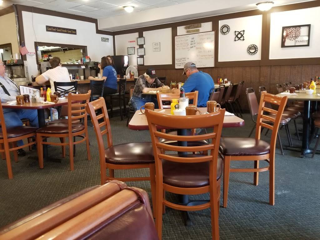 Gold Mine Restaurant | restaurant | 204 E St Paul St, Spring Valley, IL 61362, USA | 8156642640 OR +1 815-664-2640