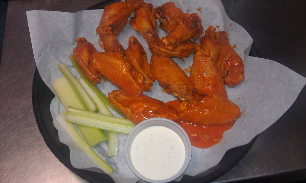 Freddy Ts Bar and Grill | restaurant | 7920 151st St, Overland Park, KS 66223, USA | 9136817644 OR +1 913-681-7644