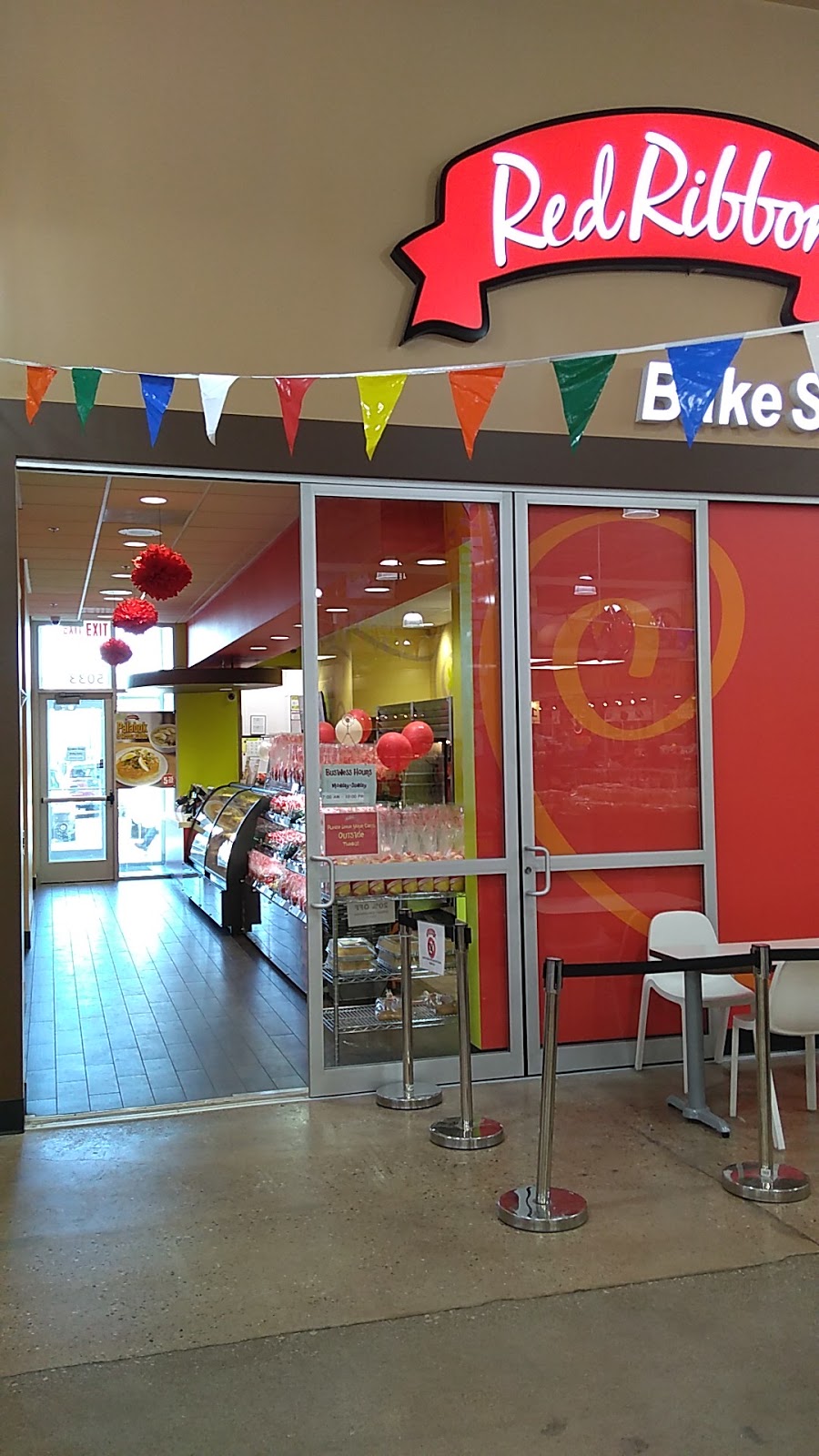 Red Ribbon | bakery | 5033 N Elston Ave Suite 102L, Chicago, IL 60630, USA | 7736855888 OR +1 773-685-5888