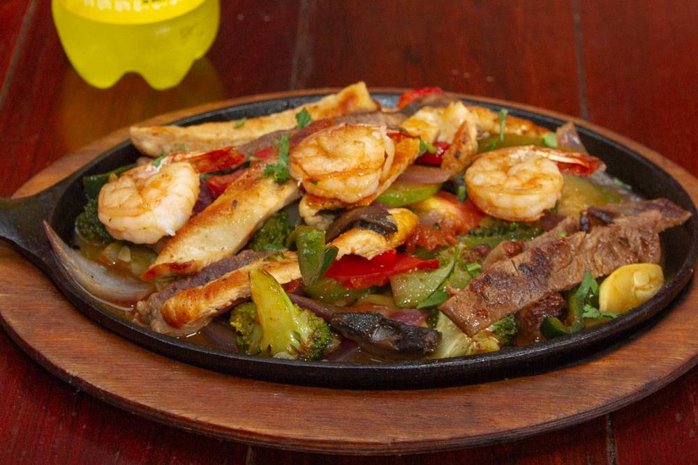 El Rancho | restaurant | 21 N Main St, Norwalk, CT 06854, USA | 2038104479 OR +1 203-810-4479