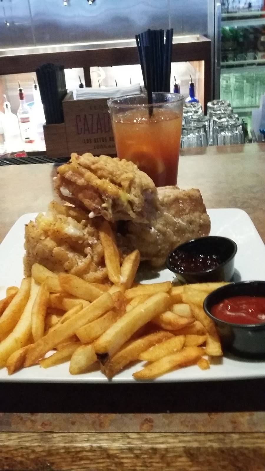 On the Rox Sports Bar and Grill | restaurant | 10535 Jones Rd #300, Houston, TX 77065, USA | 2818077500 OR +1 281-807-7500