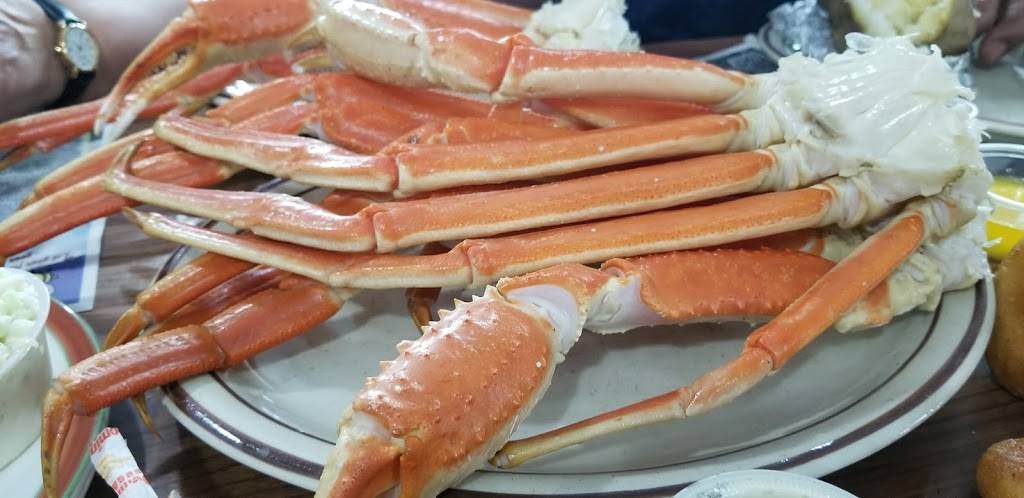 Tides Inn Steak & Seafood | restaurant | 3927 W Gate City Blvd # A, Greensboro, NC 27407, USA | 3368525845 OR +1 336-852-5845