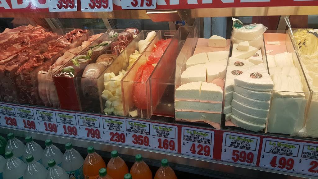 la bodega farmers meat market | restaurant | 2111 Pickwick Dr, Camarillo, CA 93010, USA | 8053840716 OR +1 805-384-0716