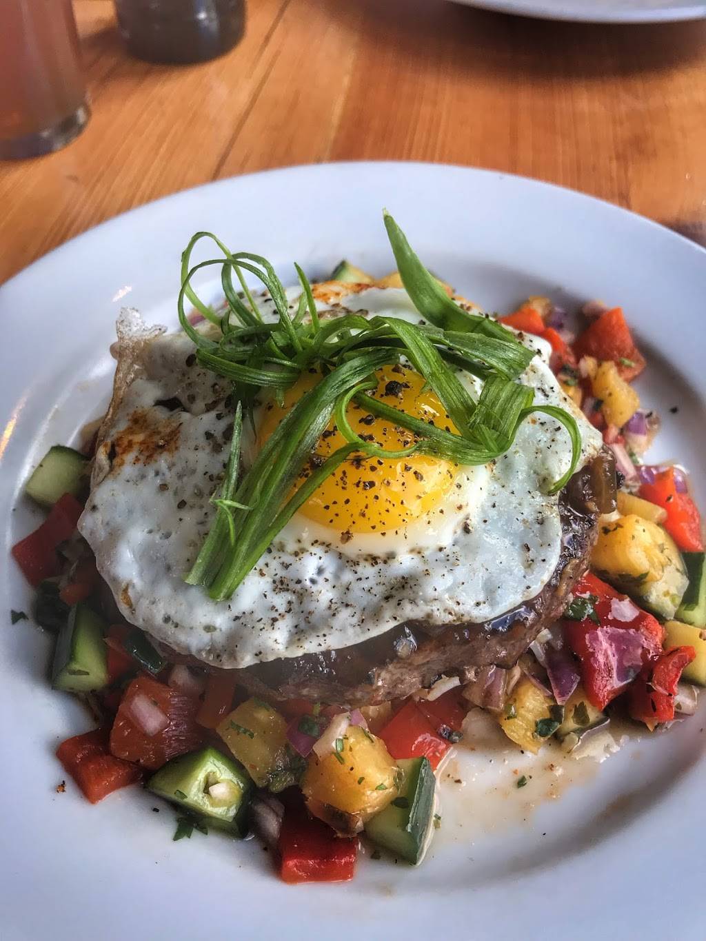 Simmzys Burbank | restaurant | 3000 W Olive Ave, Burbank, CA 91505, USA | 8189622500 OR +1 818-962-2500