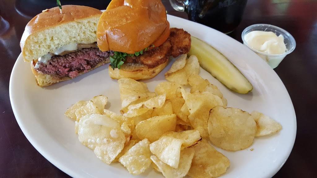 Buggyworks Restaurant and Pub | restaurant | 1015 18th Ave #112, Monroe, WI 53566, USA | 6084266445 OR +1 608-426-6445