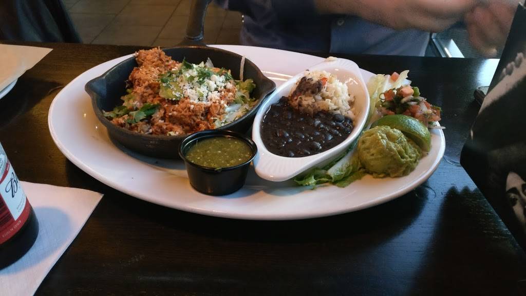 Bar Louie - Twelve Mile Crossing | night club | 44375 Twelve Mile Rd suite g-152, Novi, MI 48377, USA | 2486621100 OR +1 248-662-1100