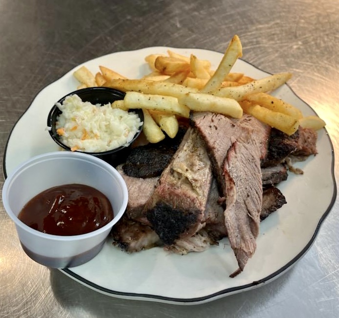 Westover Market Beer Garden | restaurant | 5863 Washington Blvd, Arlington, VA 22205, USA | 7035365040 OR +1 703-536-5040