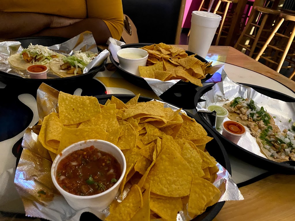 Locos Tacos & Bar | restaurant | 1525 W Tharpe St, Tallahassee, FL 32303, USA | 8505977741 OR +1 850-597-7741