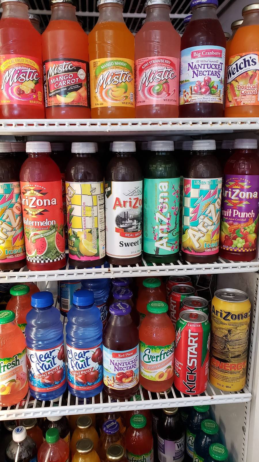 Lincoln Fried Chicken | restaurant | 561 N 63rd St, Philadelphia, PA 19151, USA | 2154721700 OR +1 215-472-1700